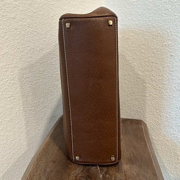 Authentic! Salvatore Ferragamo Gancini Women's Flap Tote Handbag Brown Leather - Picture 7 of 14